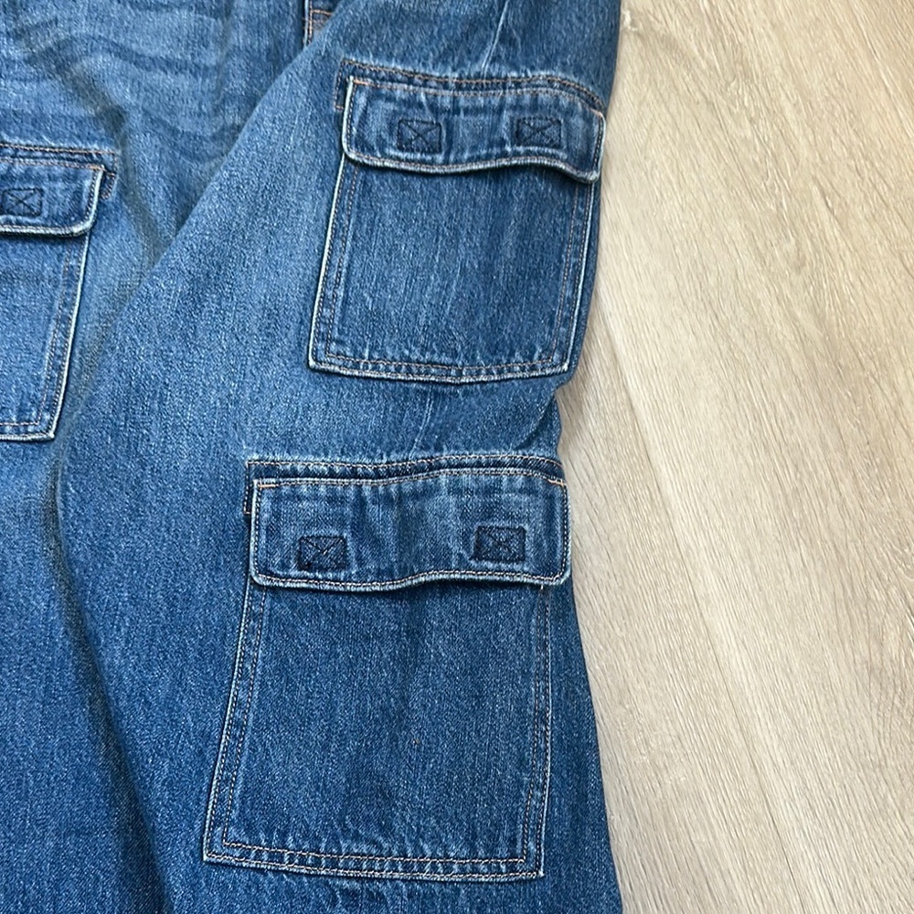 NWT American Eagle Outfitters Women's Blue Denim Cargo Skirt Size 0 - Picture 3 of 15